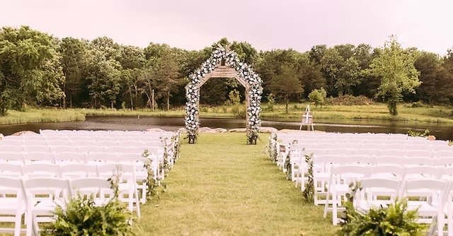 The Barn at Meadowbrook Logo
